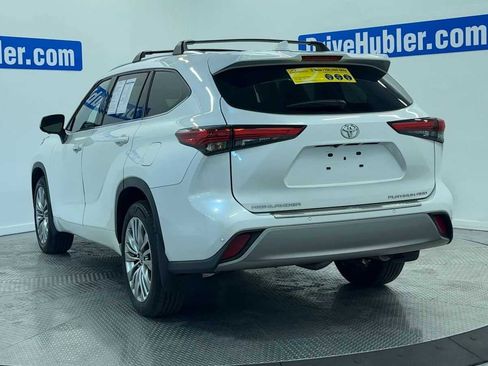 Used 2023 Toyota Highlander Platinum image 6