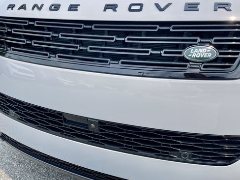 New 2026 Land Rover Range Rover Sport SE AWD/4WD image 32