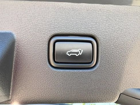 Certified 2025 Kia Sportage EX w/ EX Premium Package AWD/4WD image 6