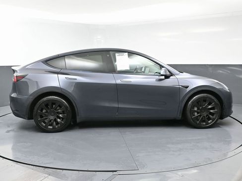 Used 2021 Tesla Model Y Long Range image 7