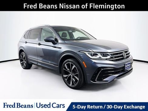 Used 2022 Volkswagen Tiguan SEL R-Line image 1