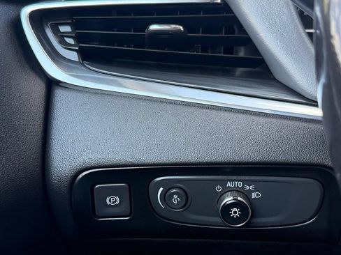Used 2018 Buick Enclave Premium FWD image 23