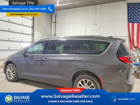 Used 2021 Chrysler Pacifica Touring-L AWD/4WD image 3
