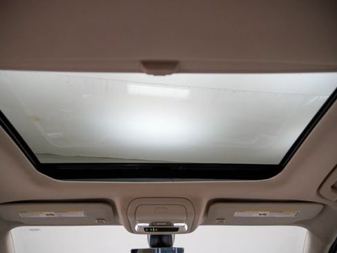 Used 2023 GMC Acadia Denali w/ Denali Technology Package AWD/4WD image 5