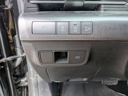 Used 2025 Hyundai Kona SE AWD/4WD image 15