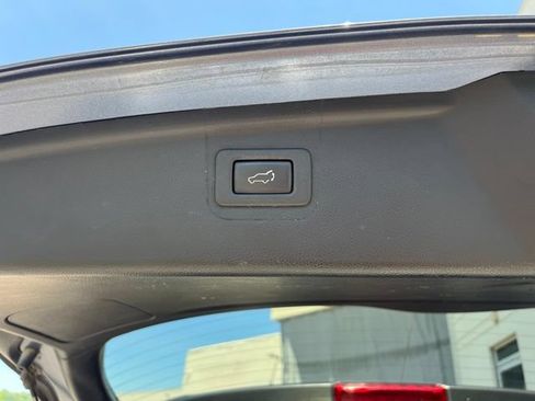 Used 2018 Subaru Outback 2.5i Premium AWD/4WD image 30