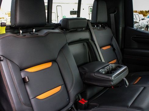 Used 2024 GMC Sierra 1500 AT4 w/ Technology Package image 37