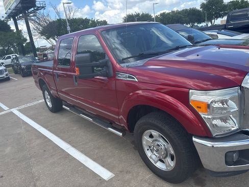 Used 2015 Ford F250 XLT w/ XLT Value Package image 3
