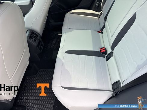 Used 2025 Volkswagen Taos SE w/ Panoramic Sunroof Package AWD/4WD image 10