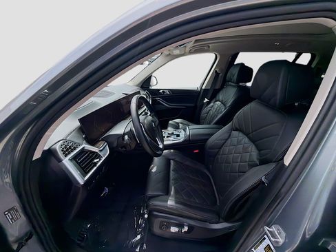 Used 2024 BMW X7 xDrive40i w/ Premium Package AWD/4WD image 19