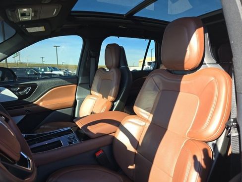 Used 2025 Lincoln Aviator Reserve w/ Equipment Group 201A image 13