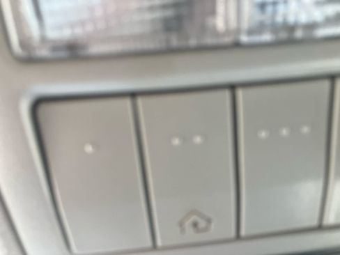 Used 2015 Toyota Venza LE FWD image 16