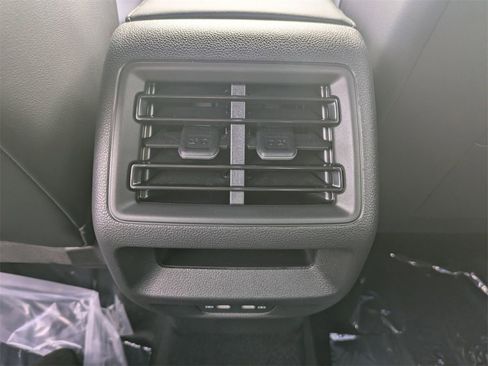 New 2026 Volkswagen Tiguan SE R-Line image 30