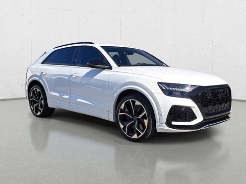 Used 2023 Audi RS Q8 4.0T image 3