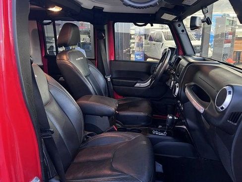 Used 2017 Jeep Wrangler Unlimited Rubicon AWD/4WD image 6