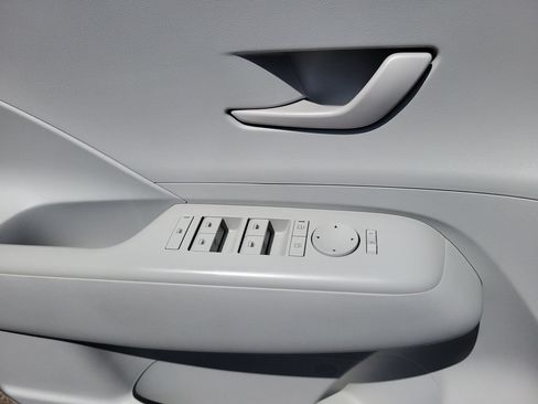 Used 2024 Hyundai Kona SEL FWD image 25