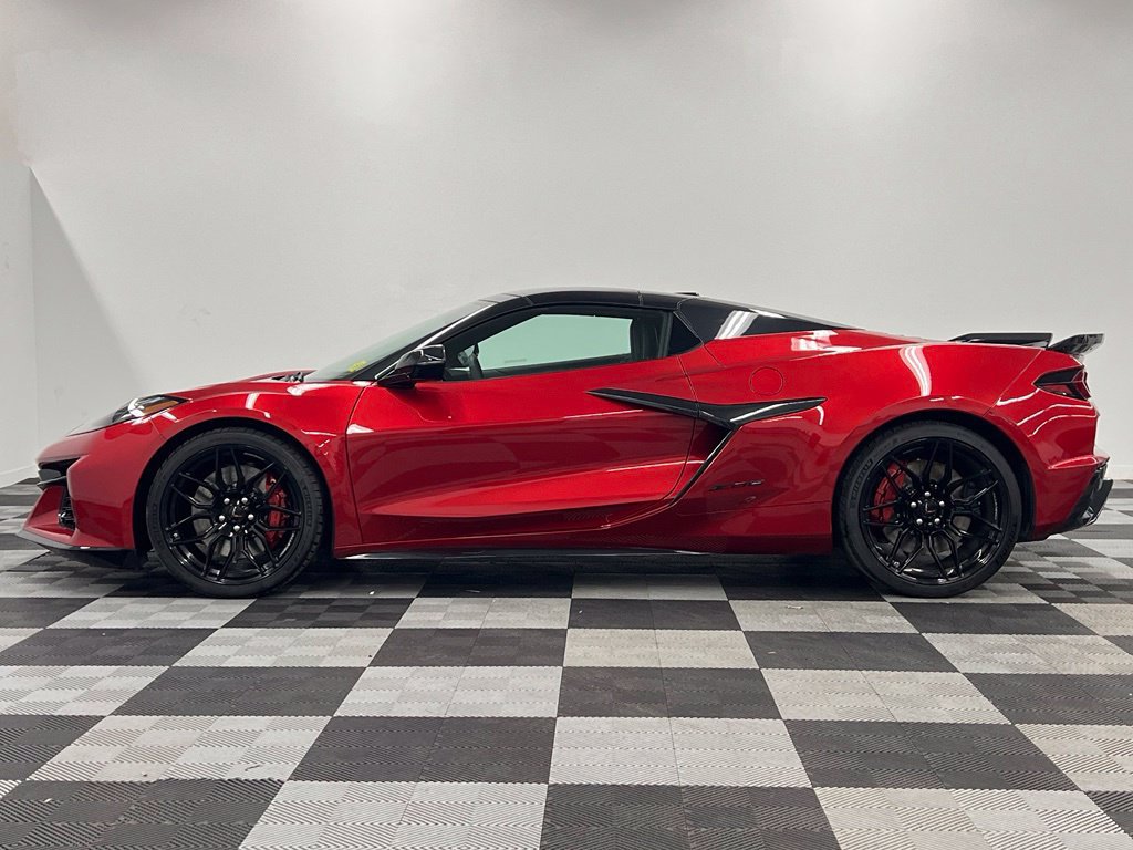 Used 2026 Chevrolet Corvette Z06 RWD image 4