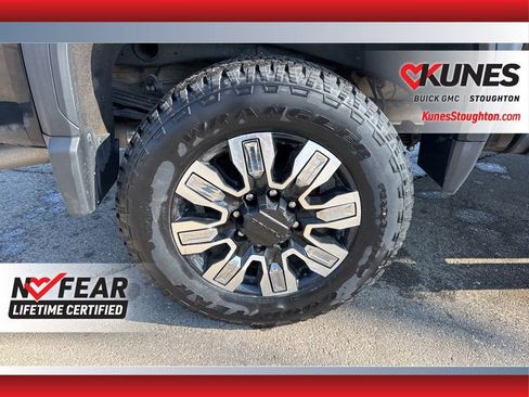 Used 2024 GMC Sierra 2500 Denali w/ Denali Reserve Package image 14