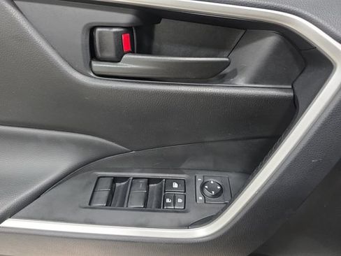 Certified 2025 Toyota RAV4 LE FWD image 25