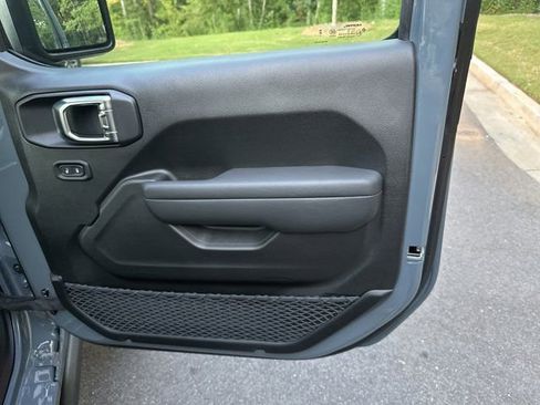 New 2025 Jeep Gladiator Mojave w/ Steel Bumper Group image 14