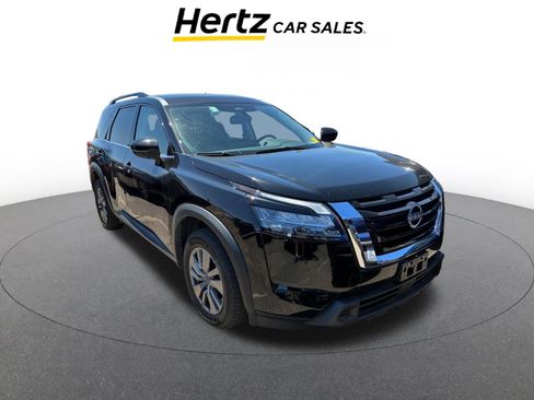 Used 2025 Nissan Pathfinder SV image 1