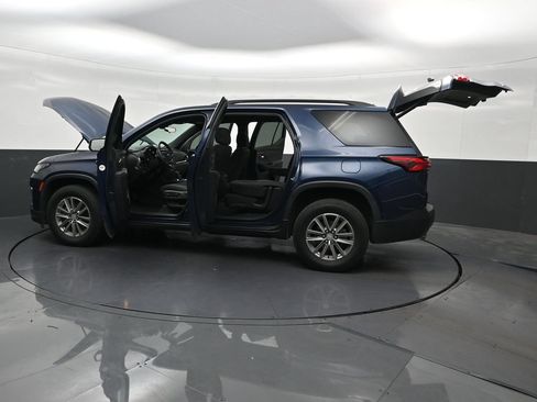 Used 2023 Chevrolet Traverse LT FWD image 35