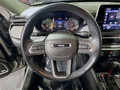 Used 2022 Jeep Compass Latitude w/ Sun and Sound Group image 11