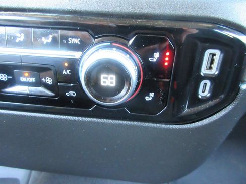 Used 2024 GMC Sierra 2500 SLE w/ SLE Convenience Package AWD/4WD image 23