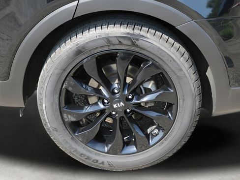 Used 2020 Kia Sorento S FWD image 9