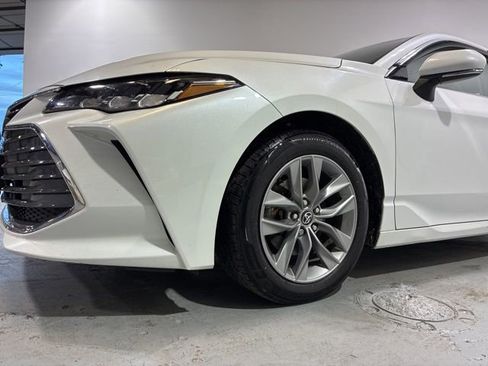 Used 2020 Toyota Avalon XLE image 5