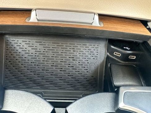 Used 2024 Mercedes-Benz GLE 450 4MATIC image 37