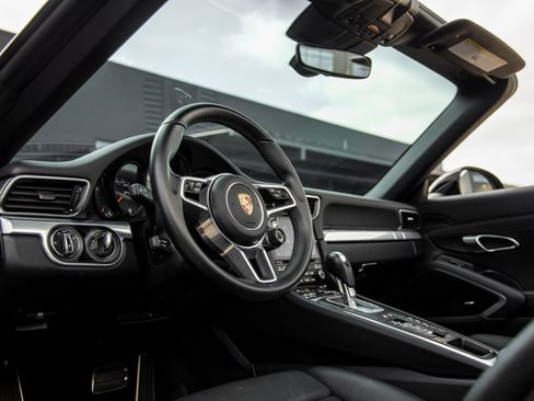 Certified 2017 Porsche 911 Carrera S image 4