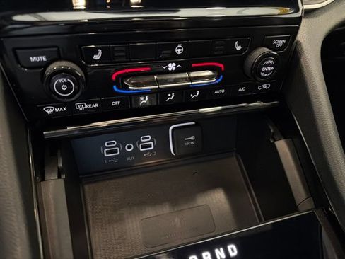 Used 2023 Jeep Grand Cherokee Altitude AWD/4WD image 25