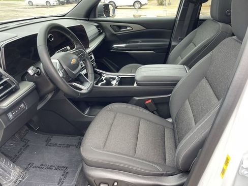 Used 2025 Chevrolet Traverse LT w/ Sun and Wheel Package AWD/4WD image 11