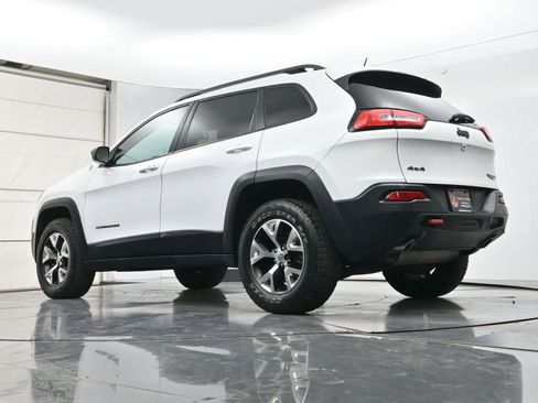 Used 2015 Jeep Cherokee Trailhawk w/ Comfort/Convenience Group AWD/4WD image 34