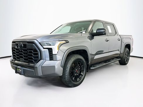 Used 2024 Toyota Tundra Limited image 3