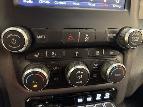 Used 2020 RAM 2500 Laramie image 32