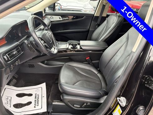 Used 2022 Lincoln Nautilus Reserve w/ Equipment Group 202A AWD/4WD image 2