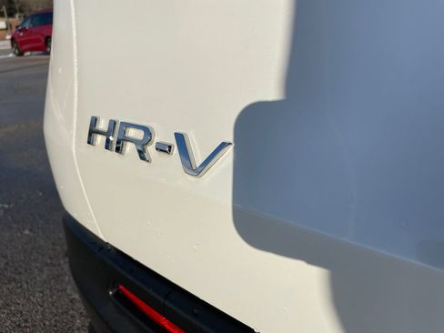 Used 2024 Honda HR-V LX image 43