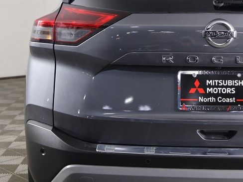 Used 2021 Nissan Rogue SV w/ Premium Package image 15