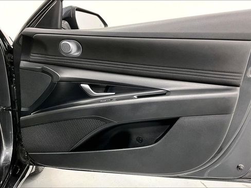 Used 2022 Hyundai Elantra SEL w/ Convenience Package FWD image 22