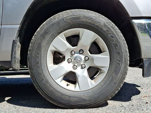 Used 2022 RAM 1500 Big Horn AWD/4WD image 6