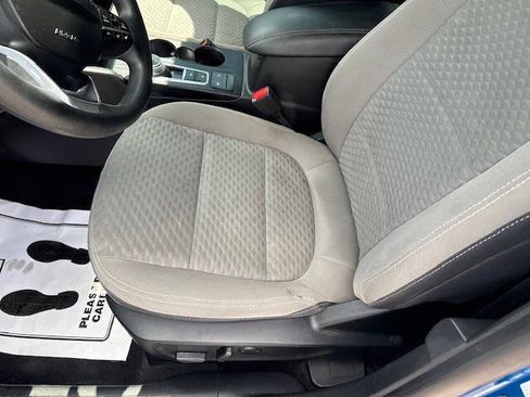 Used 2020 Ford Escape SE image 34