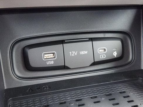 New 2026 Hyundai Venue SEL FWD image 17