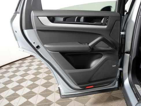 Certified 2026 Porsche Cayenne Coupe AWD/4WD image 34