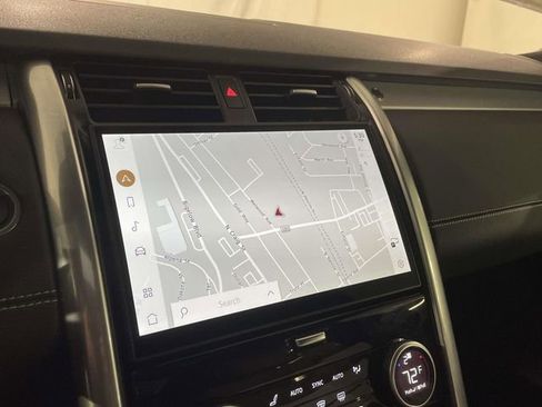 Used 2025 Land Rover Discovery Dynamic SE image 30