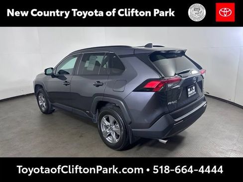 Used 2022 Toyota RAV4 XLE w/ Carpet Mat Package (TMS) AWD/4WD image 5