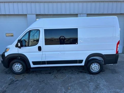 Used 2023 RAM ProMaster 3500 w/ Crew Van Package FWD image 3
