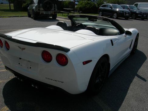 Used 2006 Chevrolet Corvette Convertible w/ Preferred Equipment Group RWD image 10