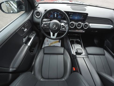 Used 2023 Mercedes-Benz GLB 250 4MATIC w/ Premium Package image 50